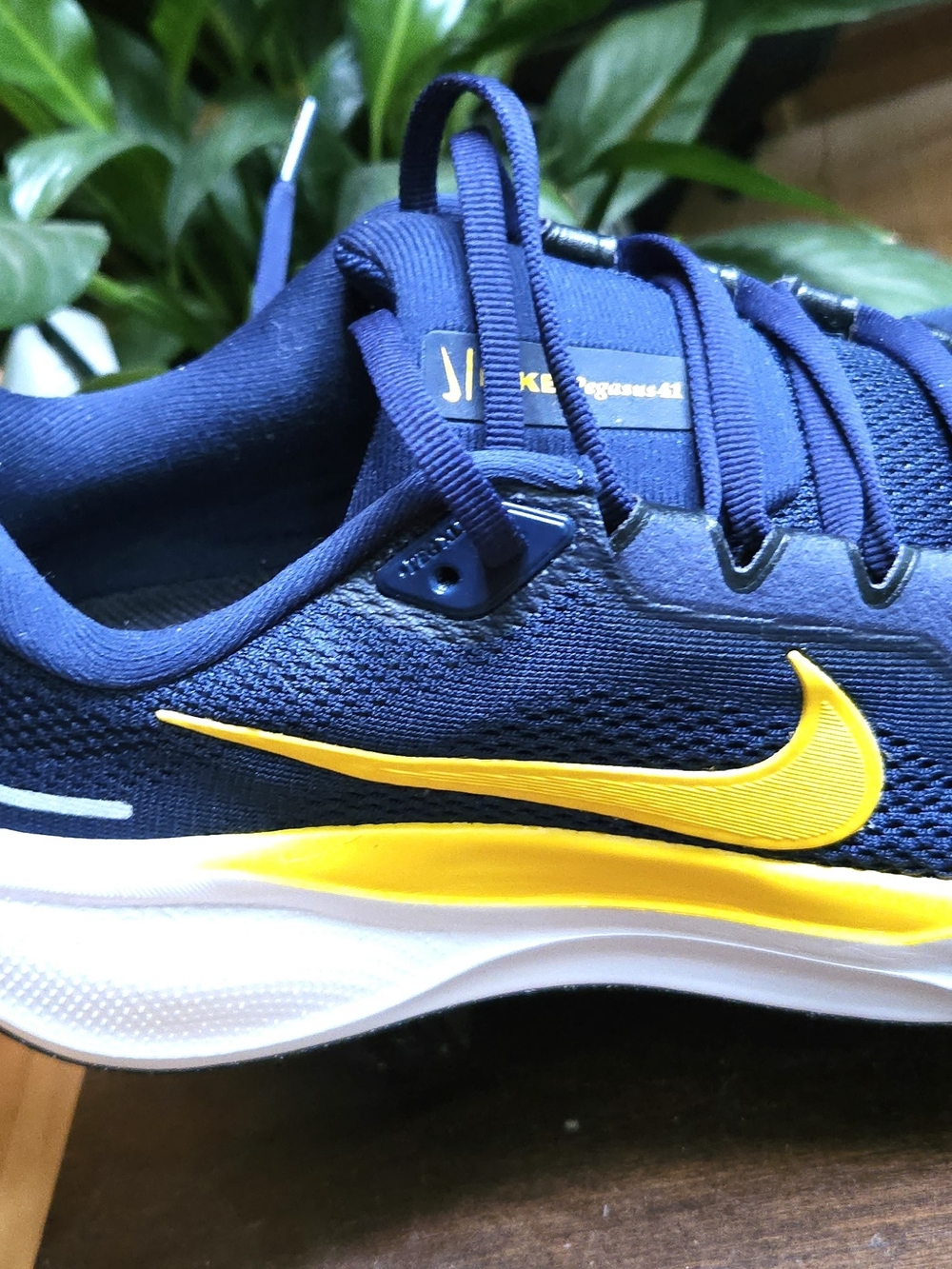 Nike Pegasus 41 Running Shoes — Navy Blue & Yellow Swoosh BNWOT - Picture 4 of 6